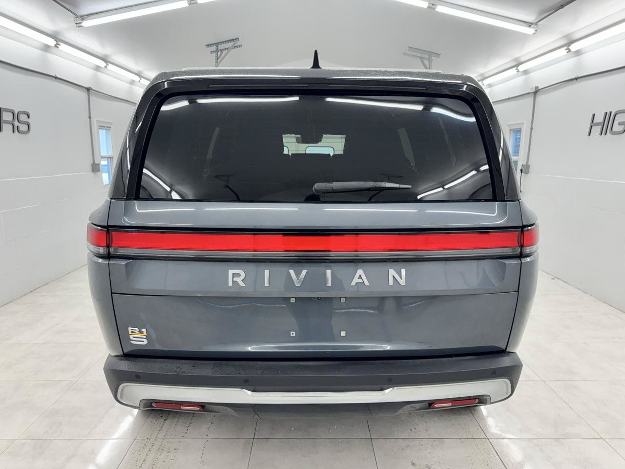 Used 2022 Rivian R1S Launch Edition Quad AWD/4WD image 6
