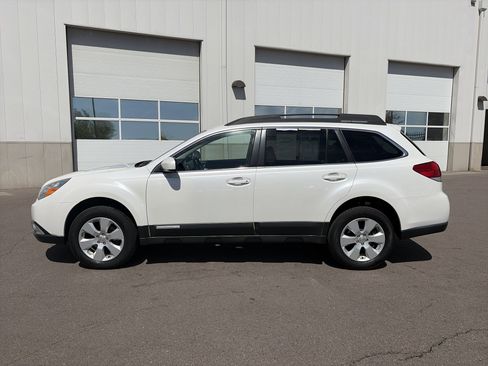Used 2012 Subaru Outback 2.5i Premium w/ All-Weather Pkg AWD/4WD image 8
