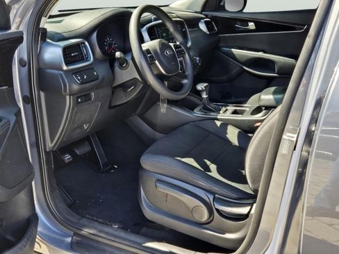Used 2020 Kia Sorento LX AWD/4WD image 17