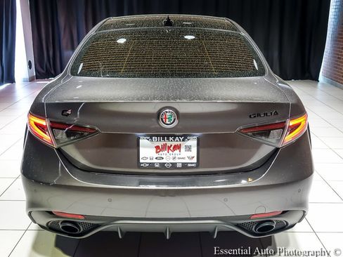 Used 2024 Alfa Romeo Giulia Veloce AWD/4WD image 7