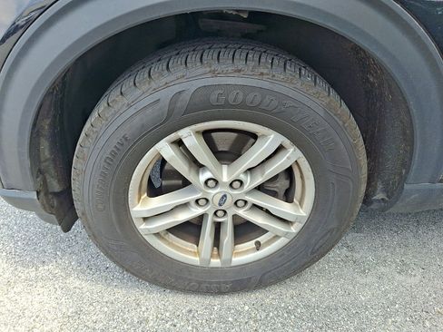 Used 2020 Ford Explorer XLT w/ Equipment Group 202A AWD/4WD image 4