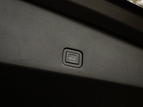 Certified 2024 Cadillac XT6 Premium Luxury w/ Platinum Package image 37