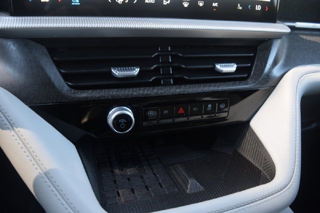 Used 2025 Ford Explorer Platinum w/ Ultimate Package AWD/4WD image 11