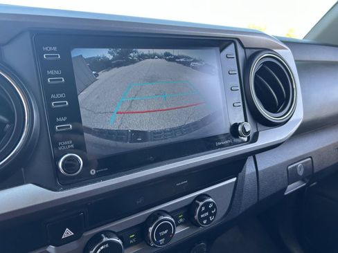 Used 2020 Toyota Tacoma SR5 RWD image 29