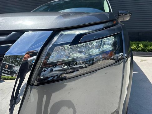 Used 2023 Nissan Pathfinder S AWD/4WD image 9