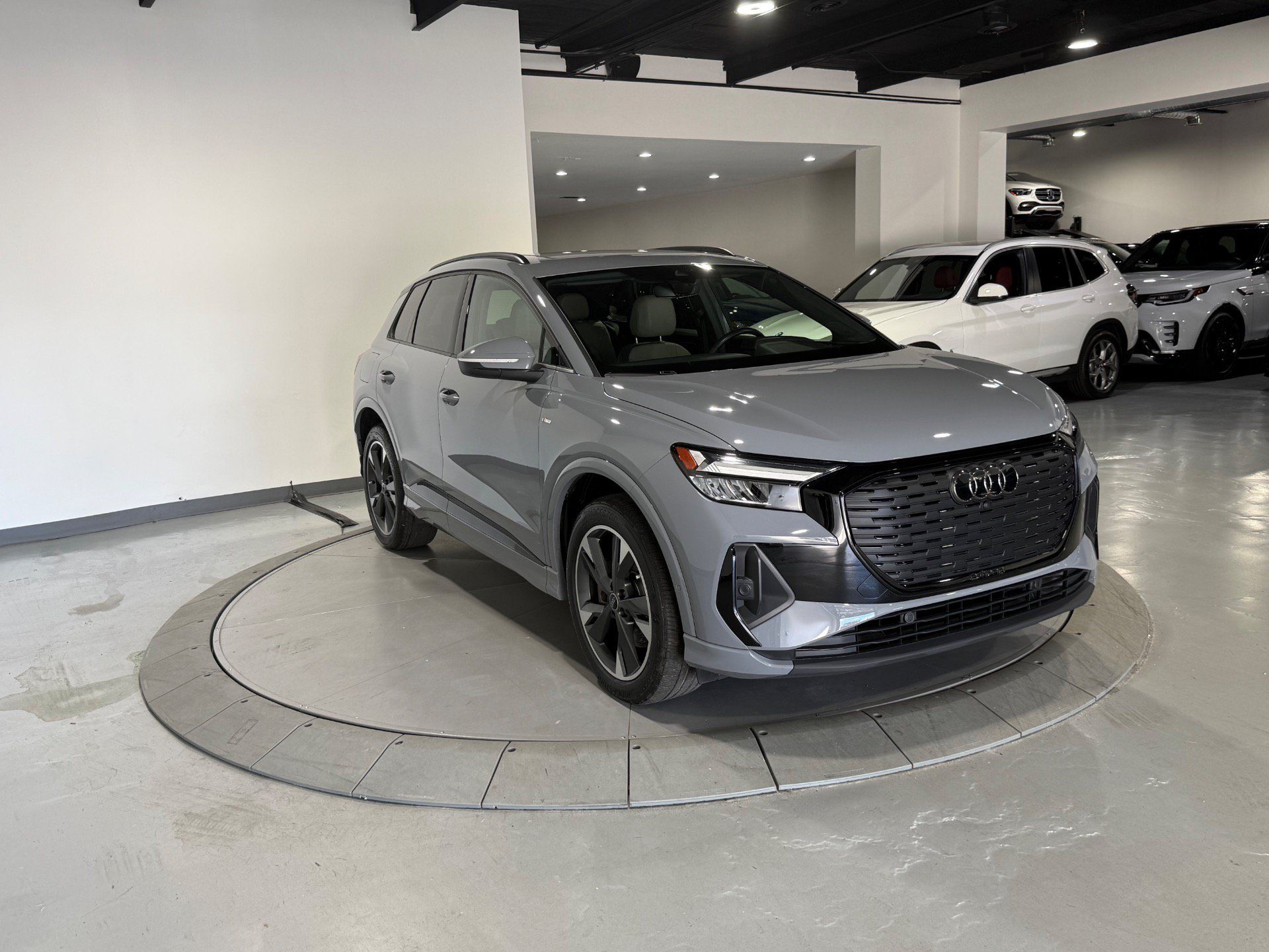 Used 2023 Audi Q4 e-tron Premium Plus w/ Premium Plus AWD/4WD image 6