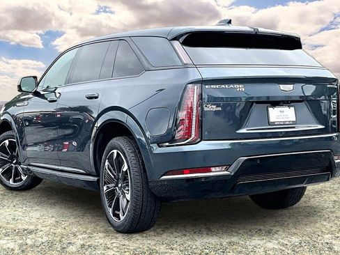 Certified 2026 Cadillac Escalade IQ Sport 2 w/ LPO, Floor Liner Package AWD/4WD image 4