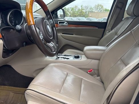 Used 2012 Jeep Grand Cherokee Overland image 8