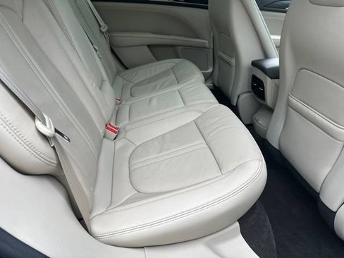 Used 2017 Lincoln MKZ Reserve FWD image 31