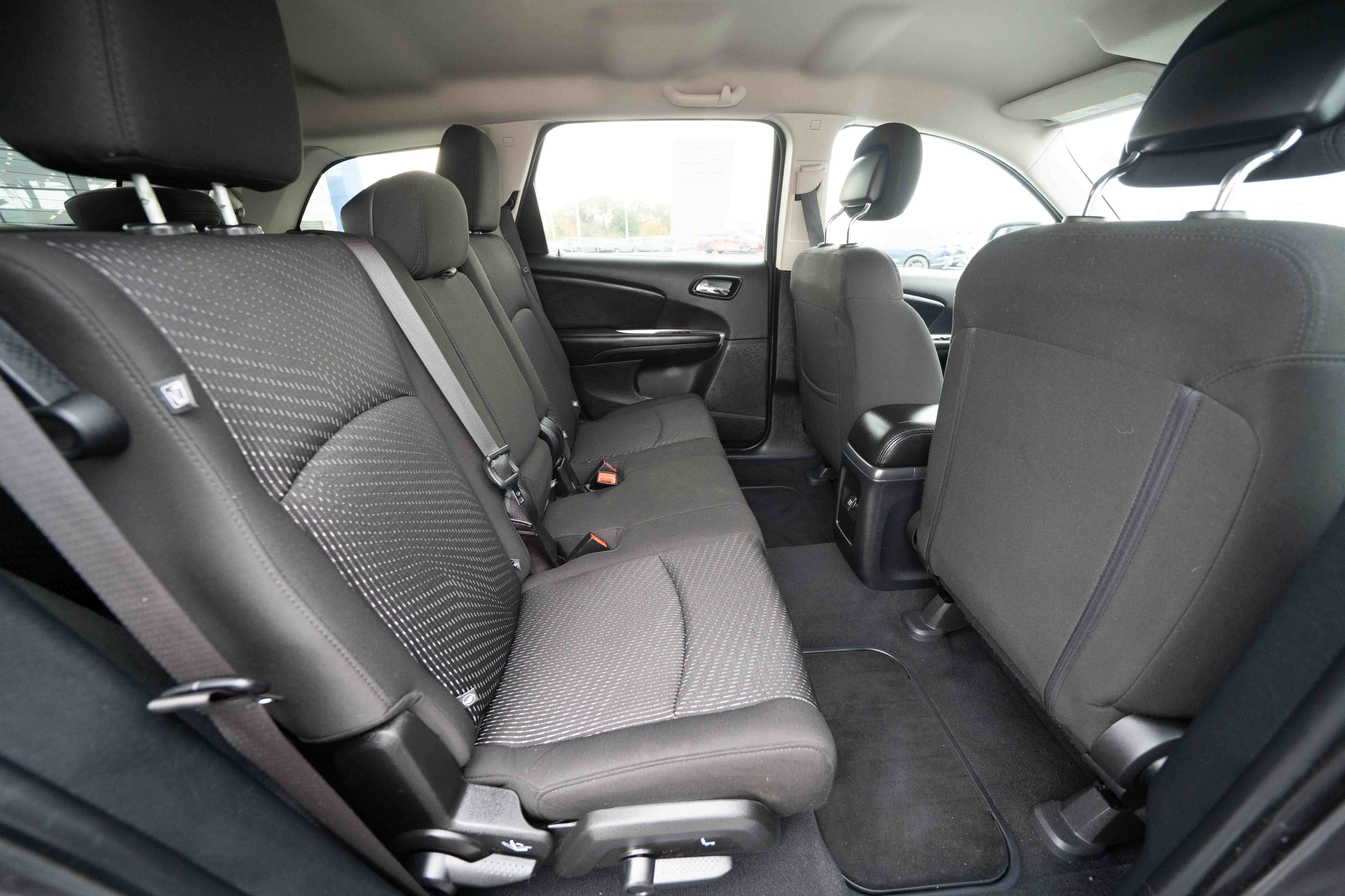 Used 2019 Dodge Journey SE FWD image 24