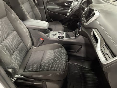 Used 2023 GMC Terrain SLE image 13