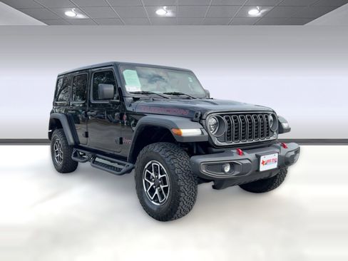 Used 2025 Jeep Wrangler Unlimited Rubicon w/ Convenience Group image 7