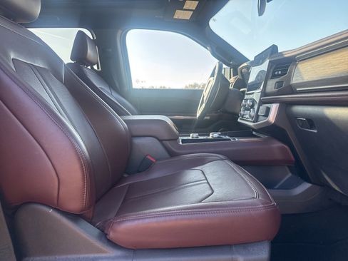 Used 2024 Ford Expedition Limited image 20