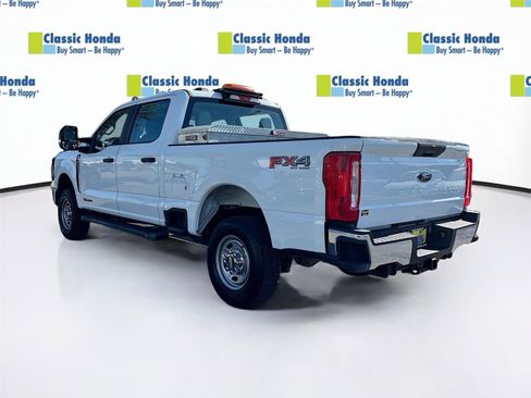 Used 2023 Ford F250 XL w/ FX4 Off-Road Package AWD/4WD image 5