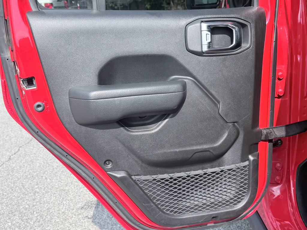 Used 2025 Jeep Wrangler Unlimited Rubicon AWD/4WD image 30