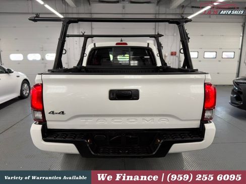 Used 2022 Toyota Tacoma SR w/ SR Convenience Package AWD/4WD image 9