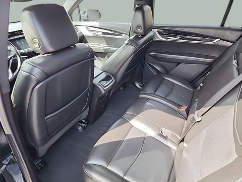 Used 2023 Cadillac XT6 Premium Luxury image 21