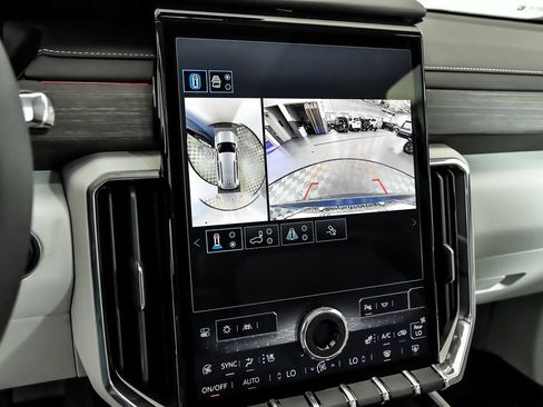 New 2027 GMC Acadia Denali w/ Denali Reserve Package AWD/4WD image 14