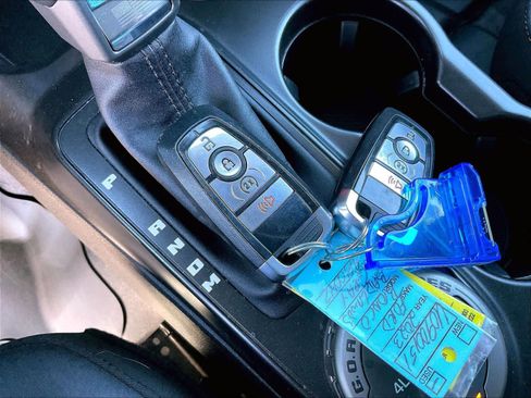 Used 2023 Ford Bronco Badlands image 31