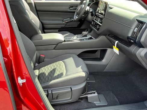 New 2025 Nissan Pathfinder SV w/ SV Premium Package image 27