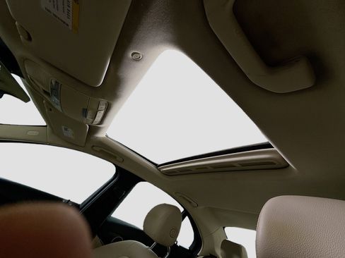 Used 2021 Mercedes-Benz C 300 Sedan image 41