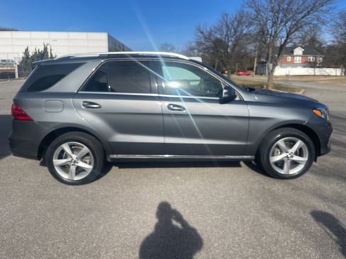 Used 2018 Mercedes-Benz GLE 350 4MATIC image 2