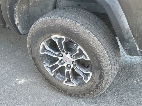 Used 2025 GMC Canyon AT4 w/ Technology Plus Package image 7