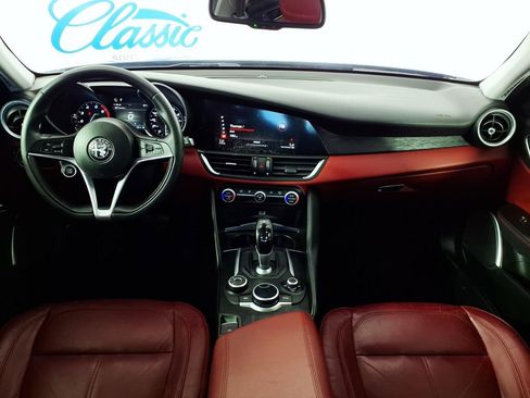 Used 2019 Alfa Romeo Giulia RWD image 13