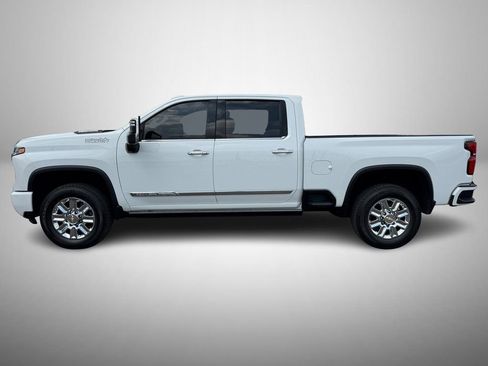 Used 2024 Chevrolet Silverado 2500 High Country w/ High Country Premium Package AWD/4WD image 6