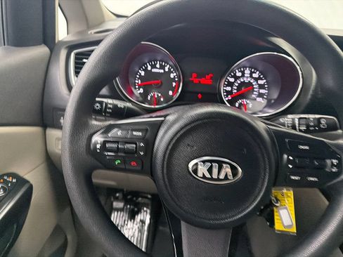 Used 2016 Kia Sedona LX w/ Option Group 020 FWD image 24