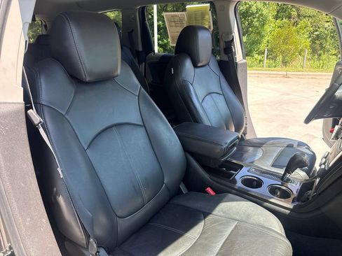 Used 2016 Chevrolet Traverse LT FWD image 34