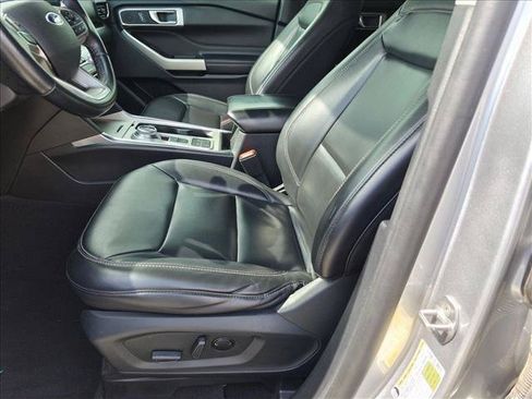 Used 2021 Ford Explorer XLT w/ Equipment Group 202A RWD image 14