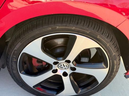 Used 2020 Volkswagen GTI S image 10