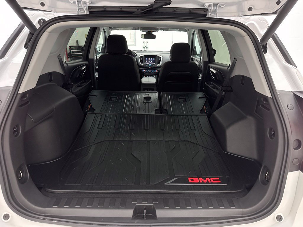 Used 2023 GMC Terrain SLE w/ Driver Convenience Package AWD/4WD image 7