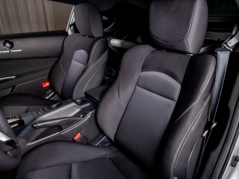 Used 2025 Nissan Z Sport w/ Floor Mat Package RWD image 5