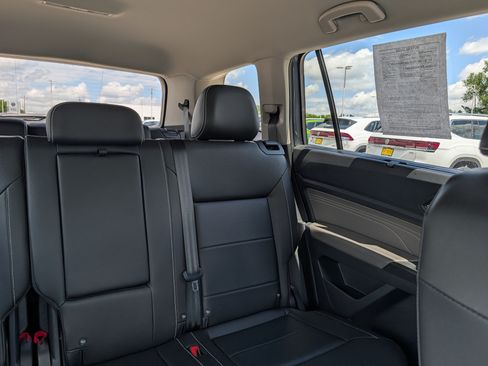 Used 2023 Volkswagen Atlas SE AWD/4WD image 14
