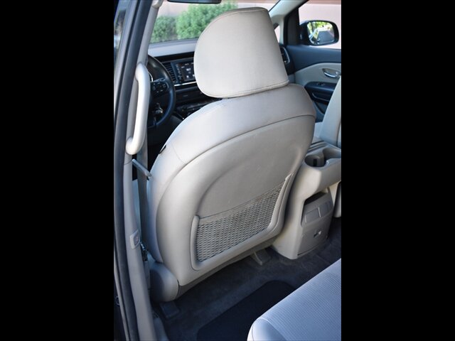 Used 2019 Kia Sedona LX FWD image 21