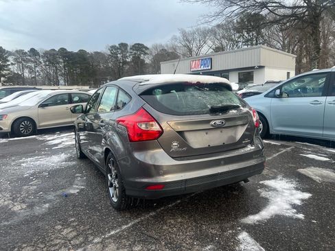 Used 2014 Ford Focus SE w/ Equipment Group 201A image 4