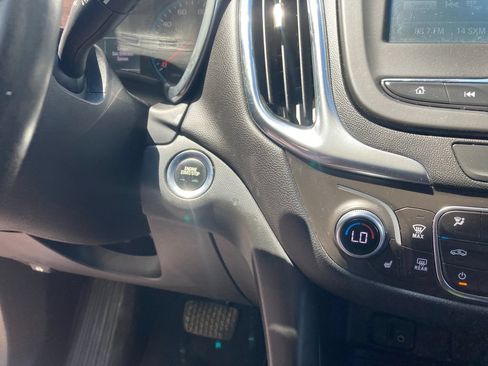 Used 2018 Chevrolet Equinox LT AWD/4WD image 24