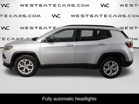 Used 2024 Jeep Compass Latitude AWD/4WD image 5