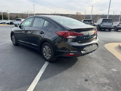 Used 2019 Hyundai Elantra SE w/ Cargo Package image 4