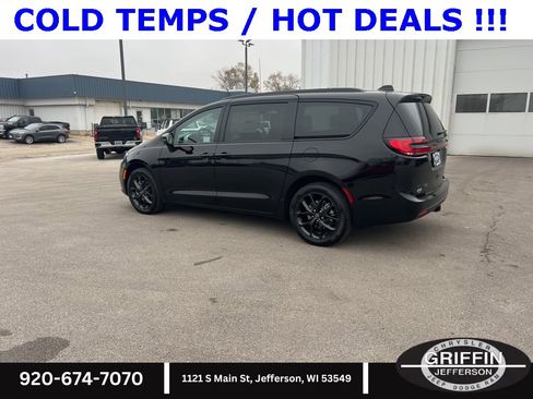 New 2026 Chrysler Pacifica Limited w/ S Appearance Package image 15