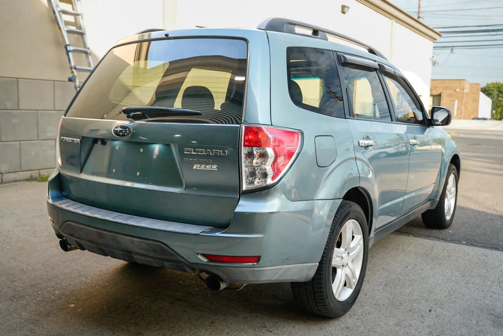 Used 2010 Subaru Forester 2.5X Premium AWD/4WD image 5