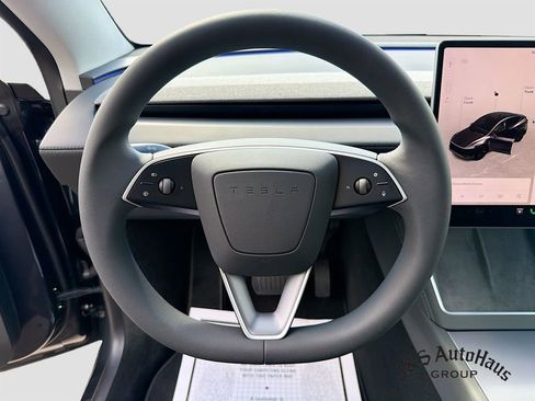 Used 2026 Tesla Model Y Long Range AWD/4WD image 12