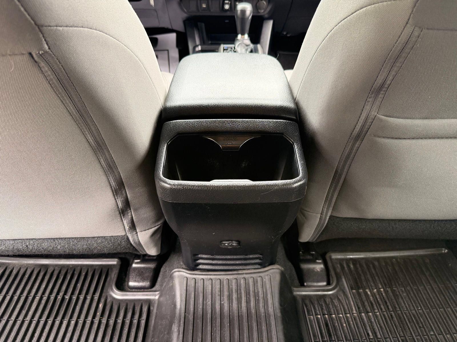 Used 2018 Toyota Tacoma SR5 RWD image 29