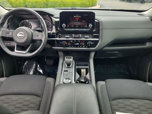 Used 2025 Nissan Pathfinder SV AWD/4WD image 9