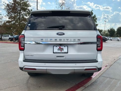 Used 2024 Ford Expedition Limited AWD/4WD image 7