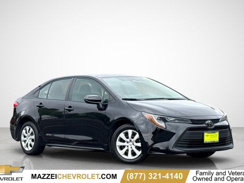 Used 2024 Toyota Corolla LE FWD image 1