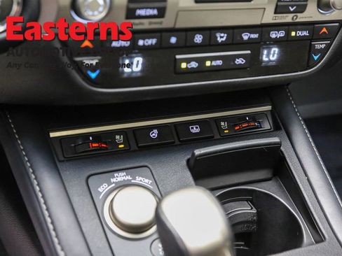 Used 2018 Lexus ES 350 w/ Luxury Package w/Wood Trim FWD image 21