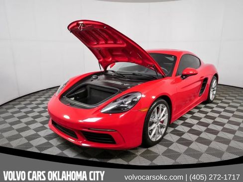 Used 2018 Porsche 718 Cayman RWD image 9